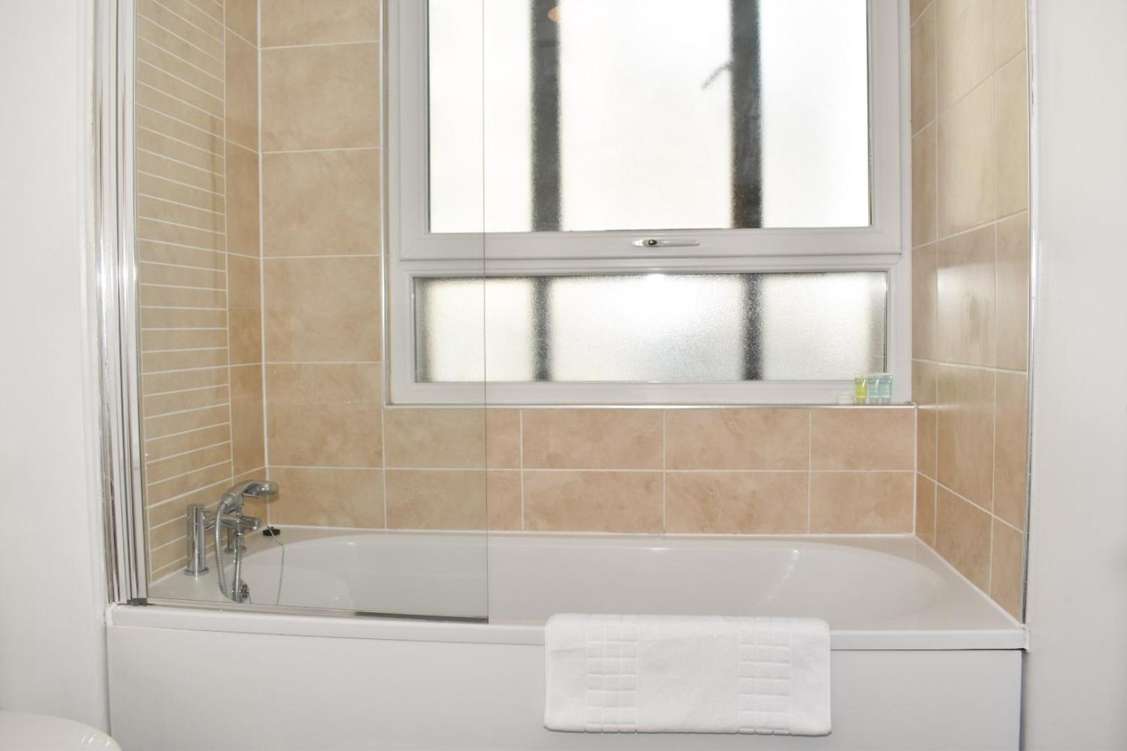 Apartment Vibrant Serviced In Central *