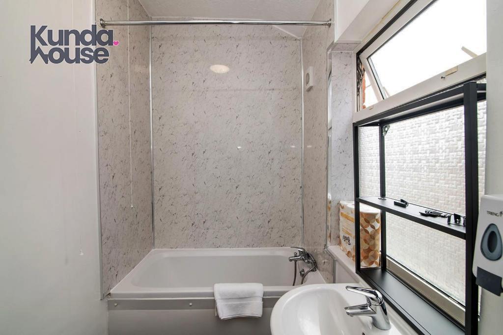 Kunda House O Grange Bunk Men Only Guest house Birmingham
