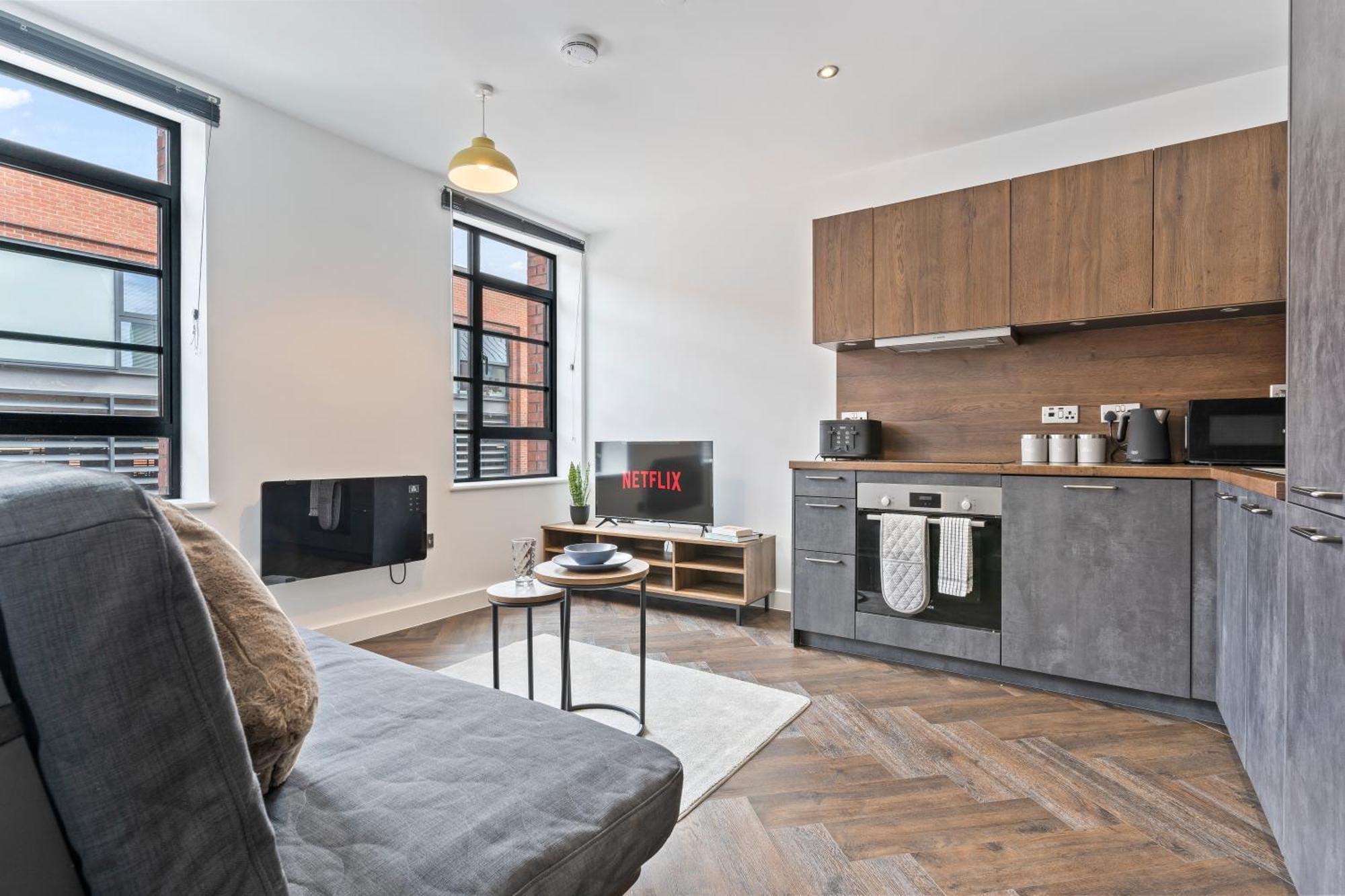 City Centre Serviced - Celestial Lettings Apartment