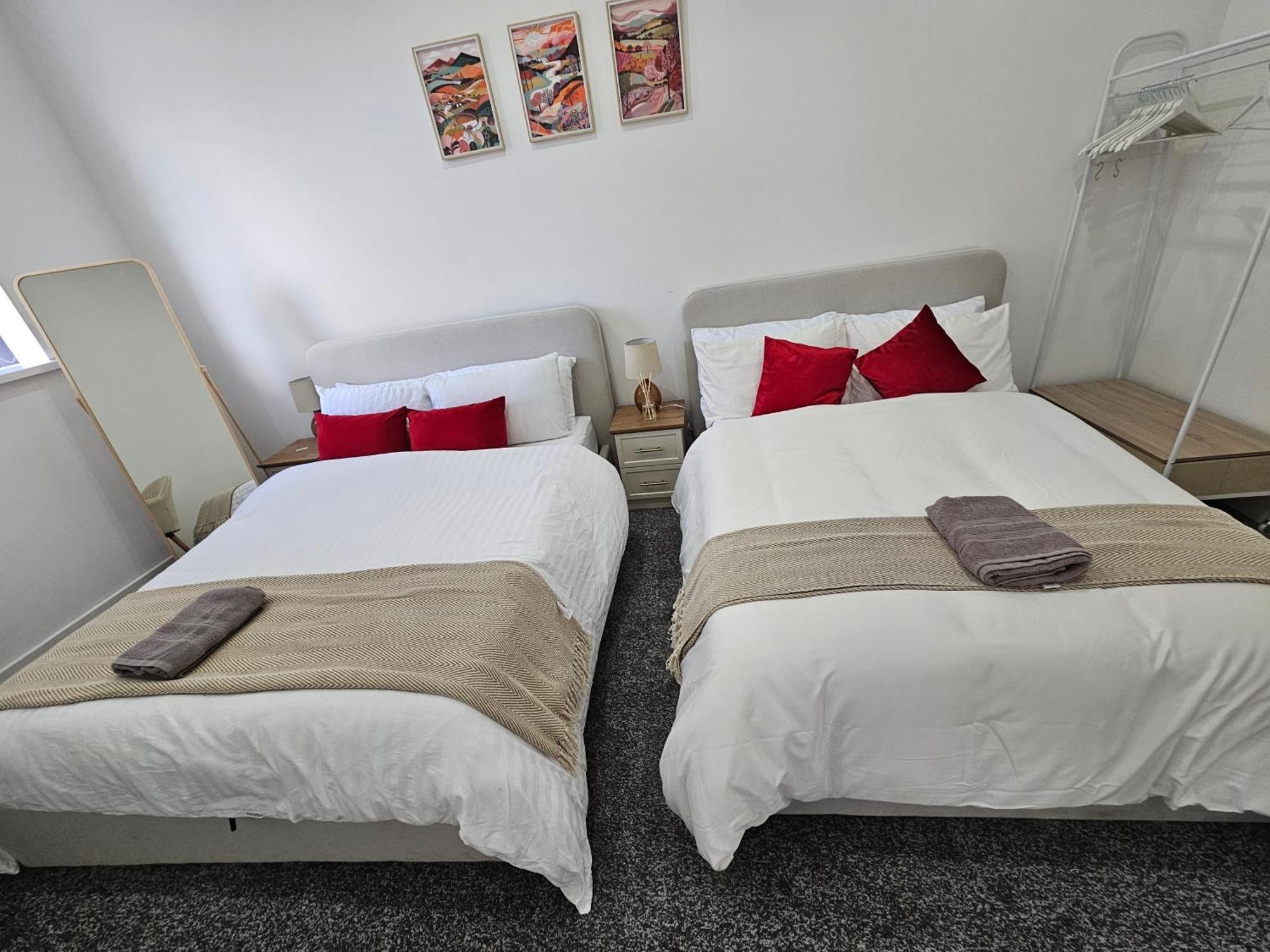 Apartment Stylish 1 Bed In Newly Refurbished Building W/ Parking & Wi-fi