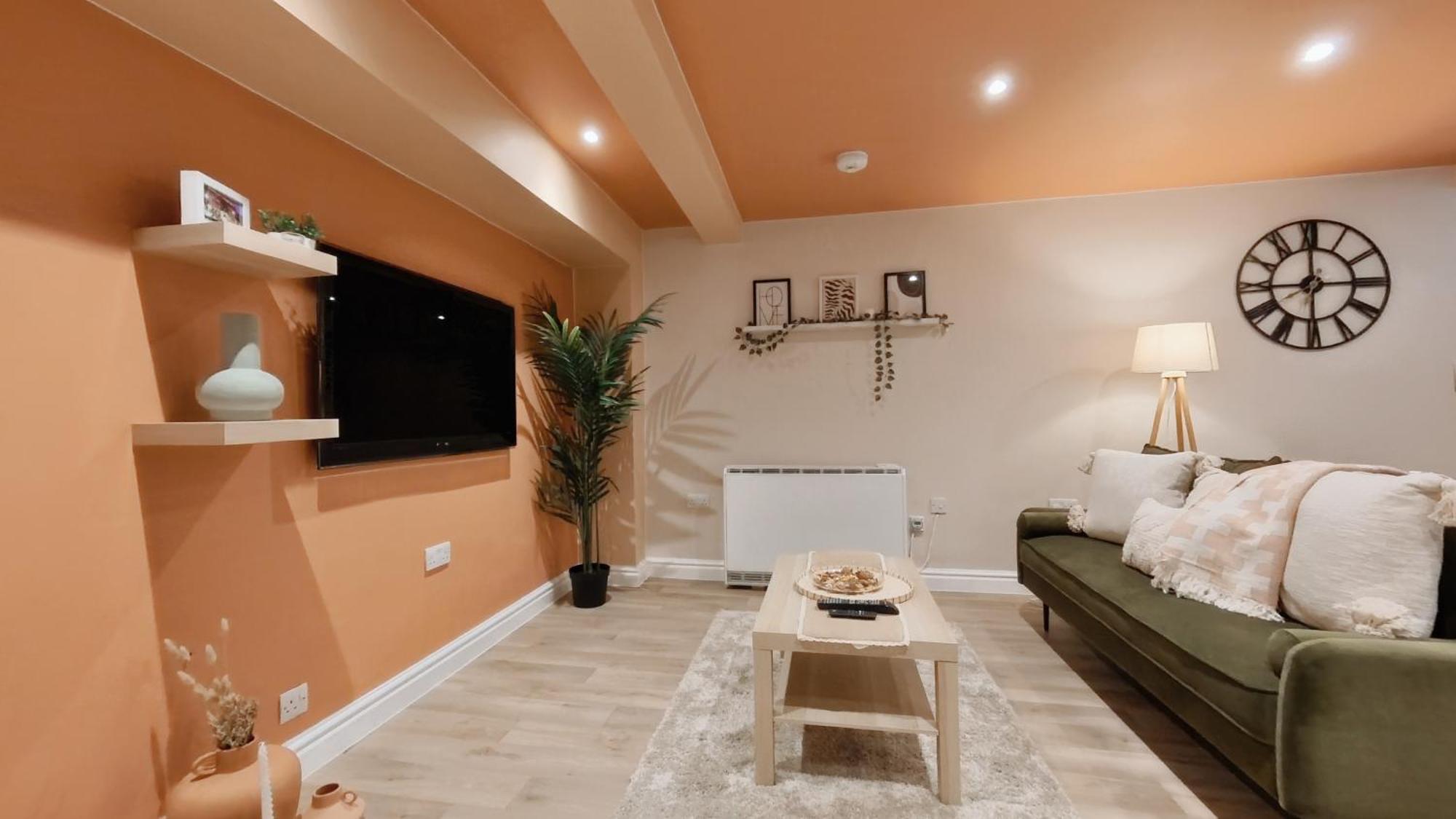 Spacious Quirky In With Free Wi-fi, Parking Apartment