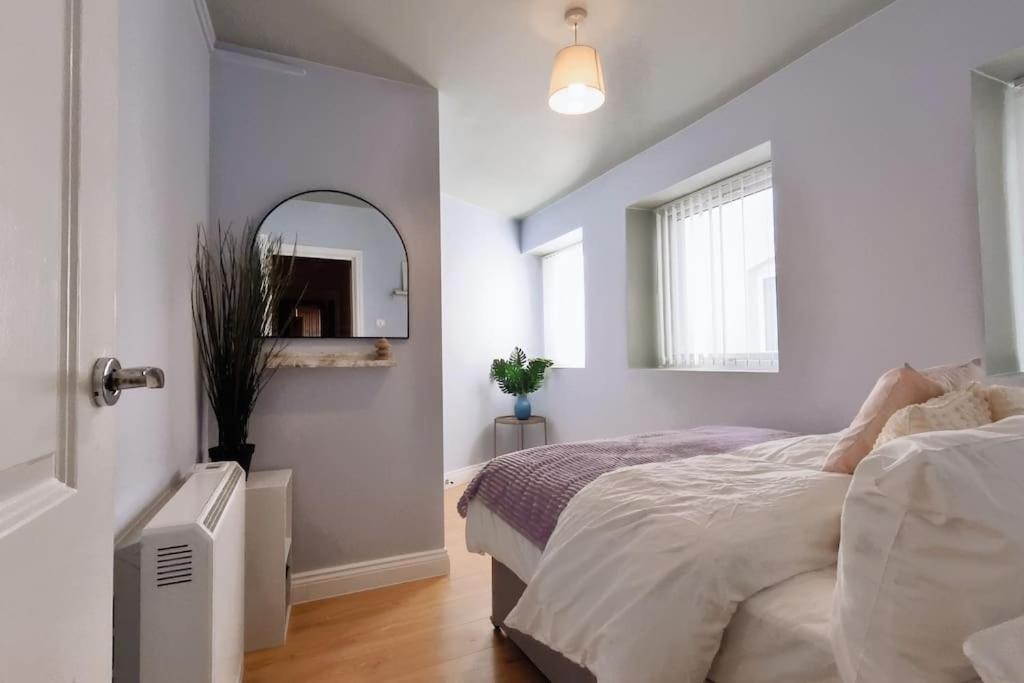 Apartment Spacious Quirky In With Free Wi-fi, Parking