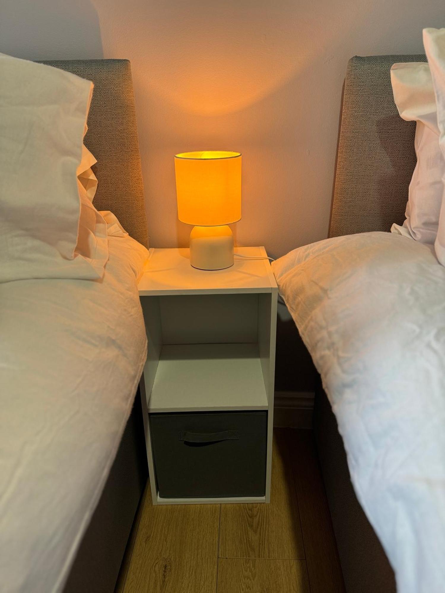Apartment Spacious Quirky In With Free Wi-fi, Parking