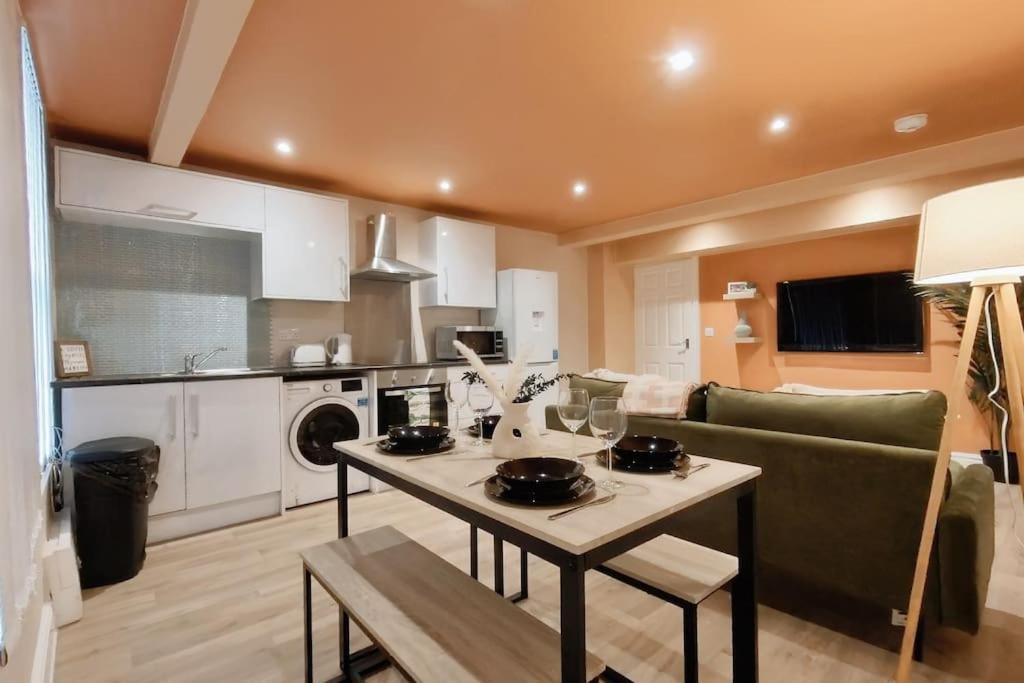 Spacious Quirky In With Free Wi-fi, Parking * Birmingham