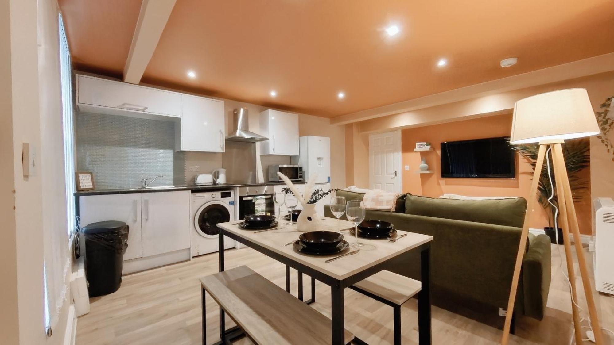 Apartment Spacious Quirky In With Free Wi-fi, Parking *