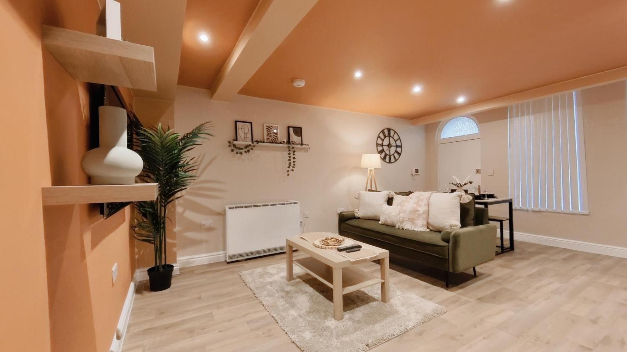 Apartment Spacious Quirky In With Free Wi-fi, Parking