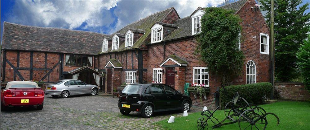 Featherstone Farm Hotel