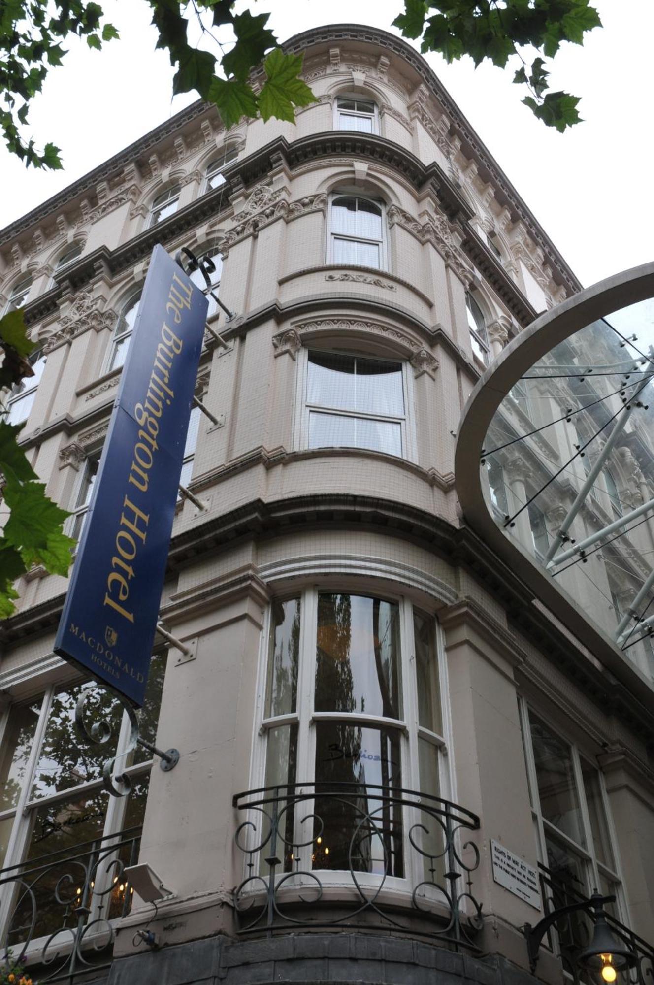 Hotel Macdonald Burlington