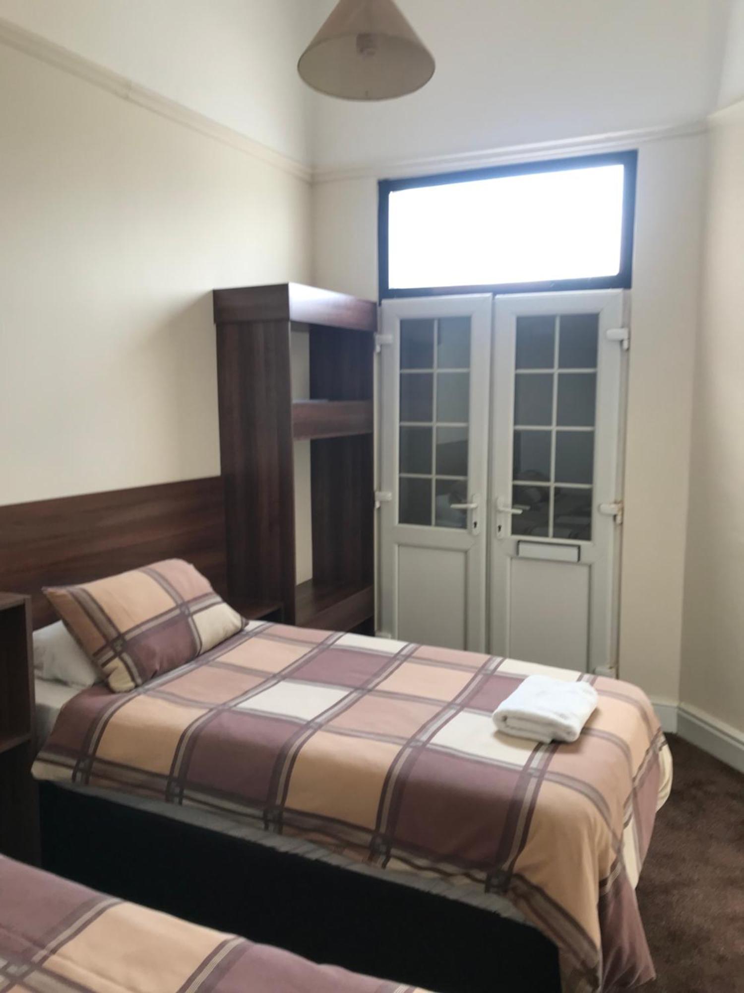 Bed & Breakfast Shanahans B&B With Sports Bar