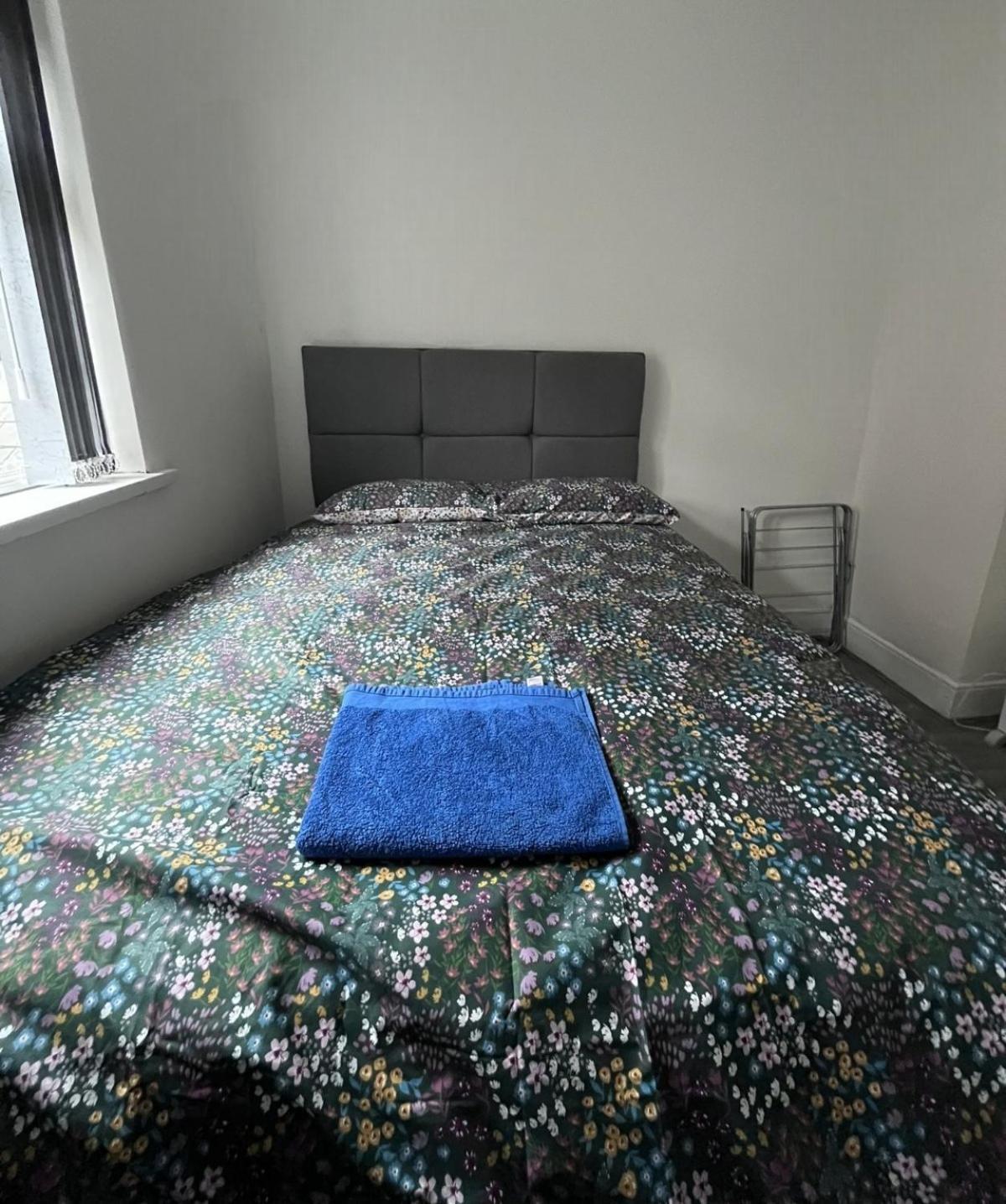 Snugly Flat Near Talbot Pub