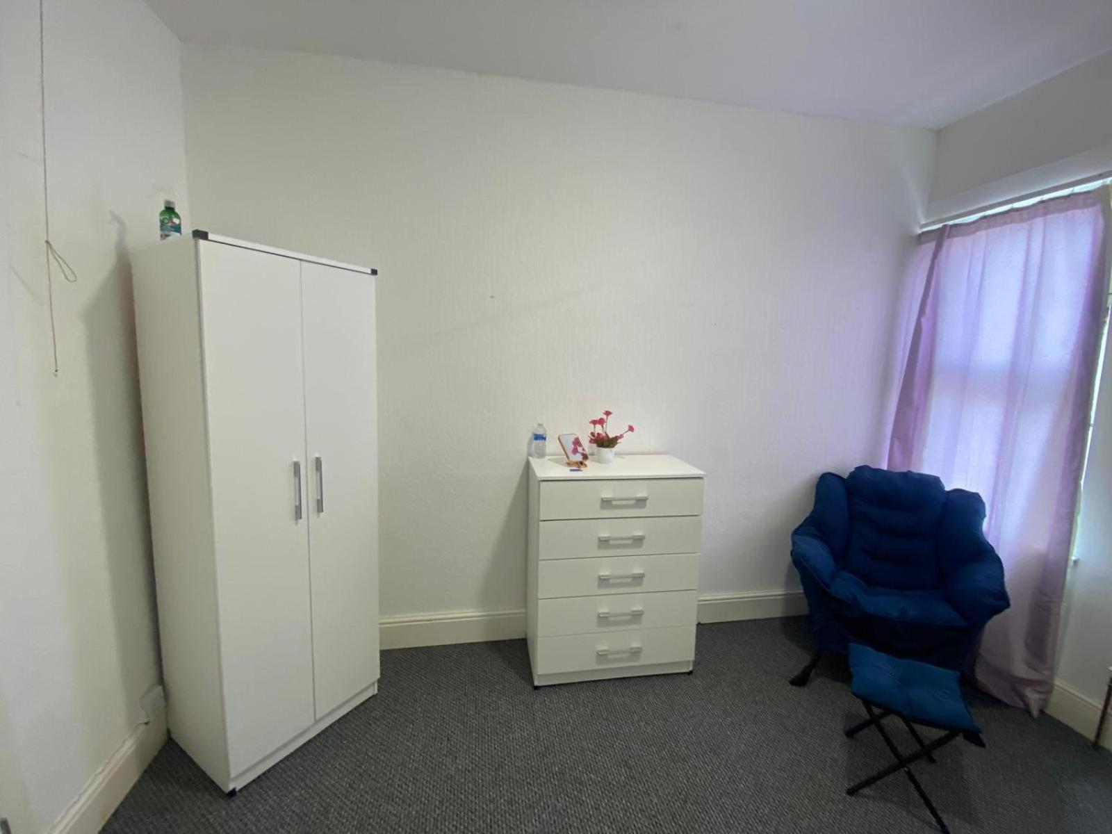 Single In Erdington B23