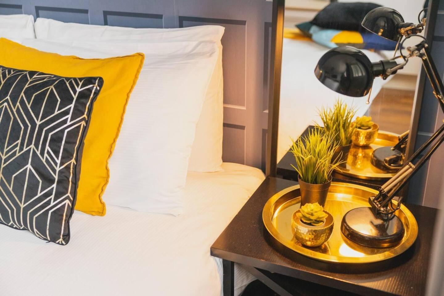 Luxury 9ine Stunning Broad Street Apartment Birmingham