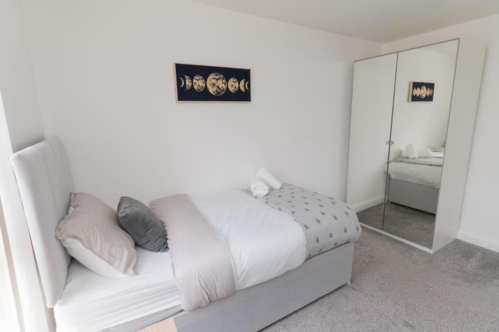 Apartment Deluxe 5'bed House W- Parking - Centre