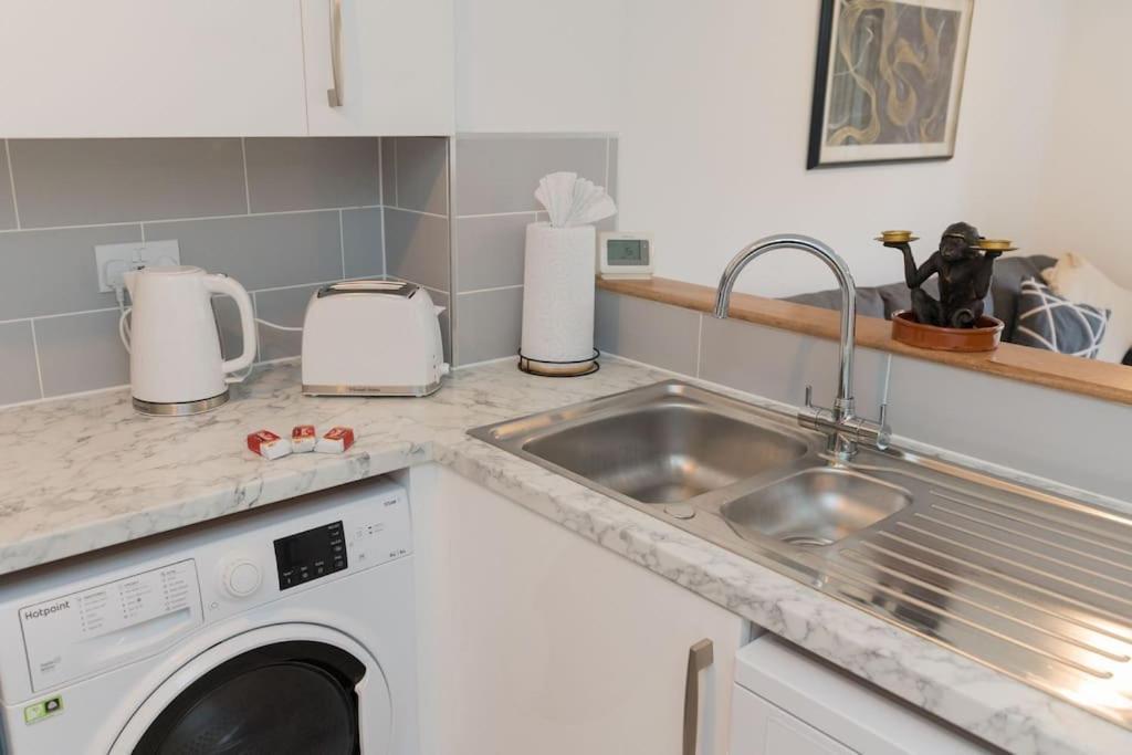 Deluxe 5'bed House W- Parking - Centre