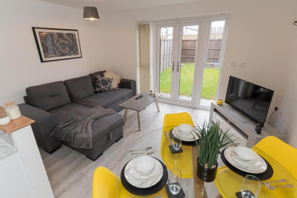 Apartment Deluxe 5'bed House W- Parking - Centre *