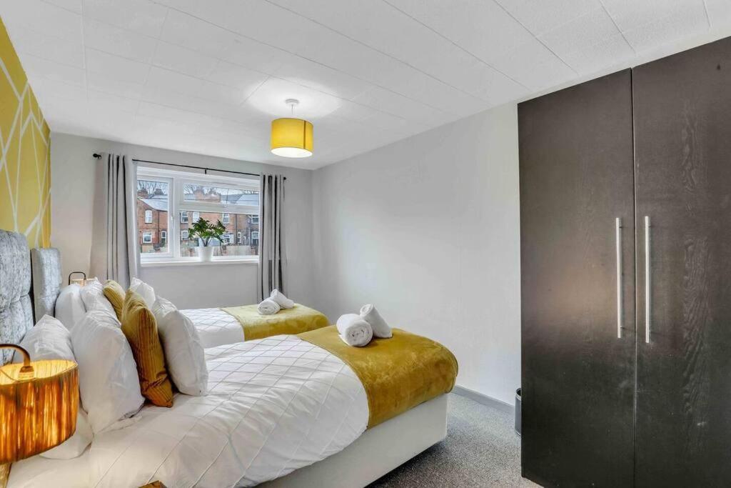 Stylish 3 Bed House Close To Nec Holiday home