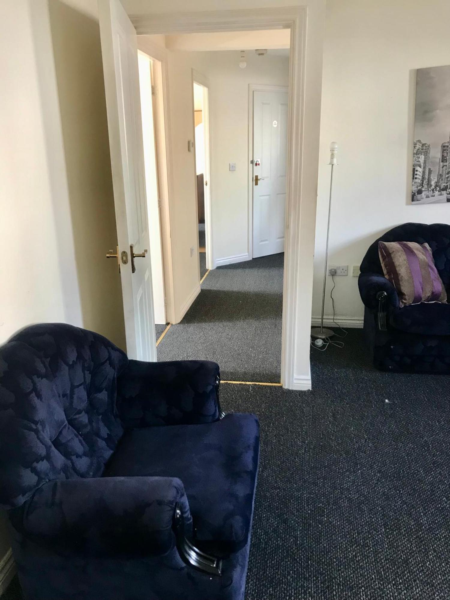 Apartment Stillness *