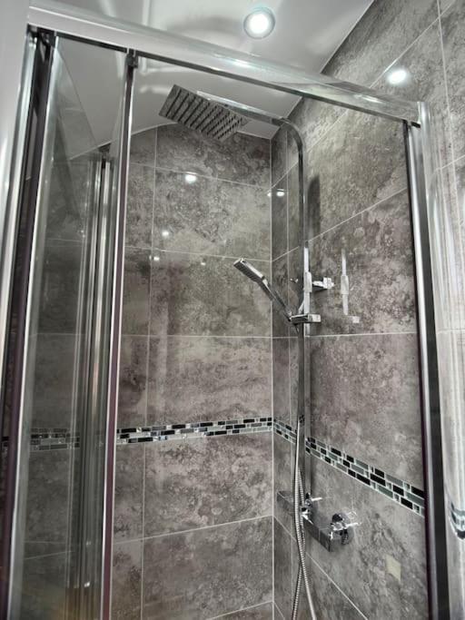 Cosy 1 Bed Flat With Free Parking