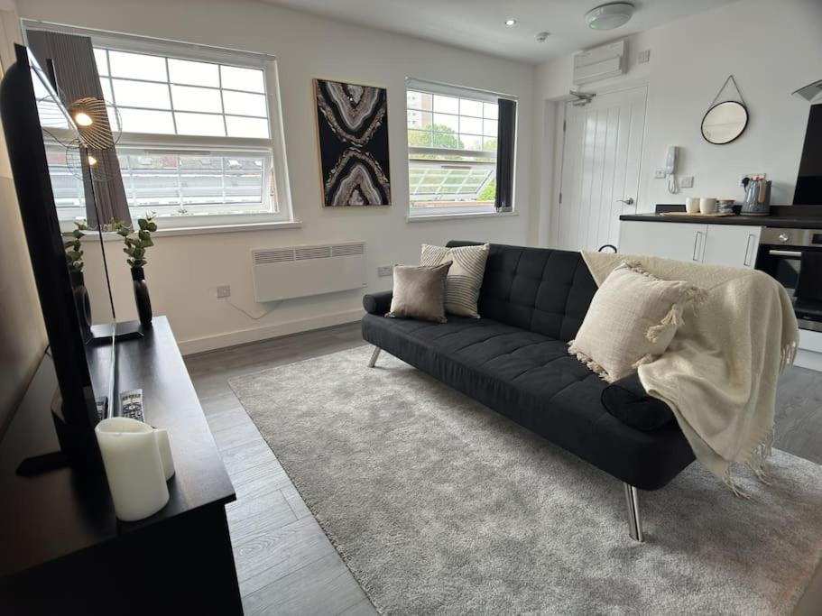 Cosy 1 Bed Flat With Free Parking *