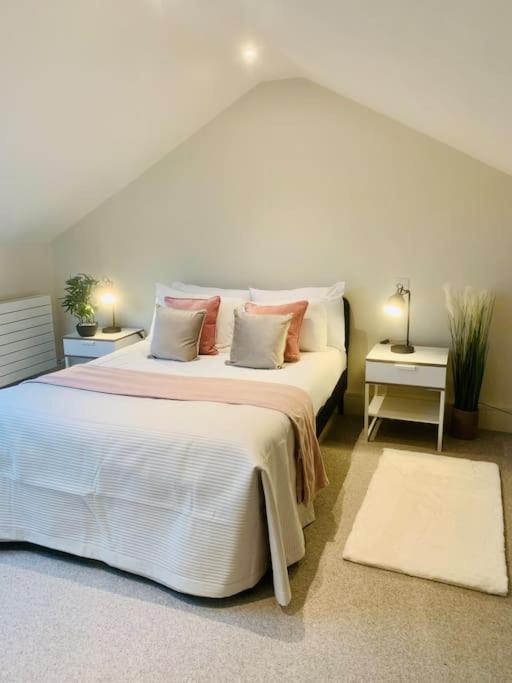 Apartment Osbourne House Pink 2 Bed, 2 And Half Bath