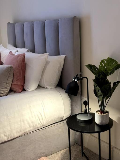 Apartment Osbourne House Pink 2 Bed, 2 And Half Bath *
