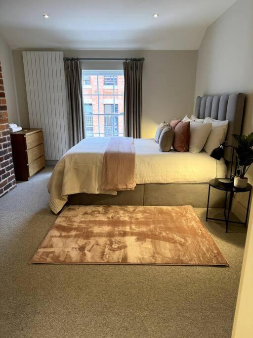 Osbourne House Pink 2 Bed, 2 And Half Bath Apartment *
