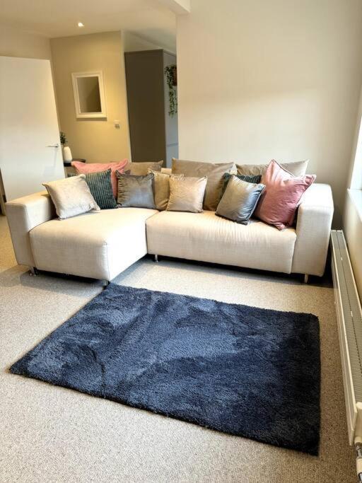 Osbourne House Pink 2 Bed, 2 And Half Bath Apartment