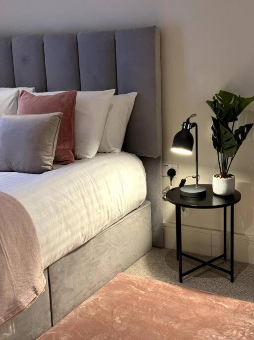 Apartment Osbourne House Pink 2 Bed, 2 And Half Bath