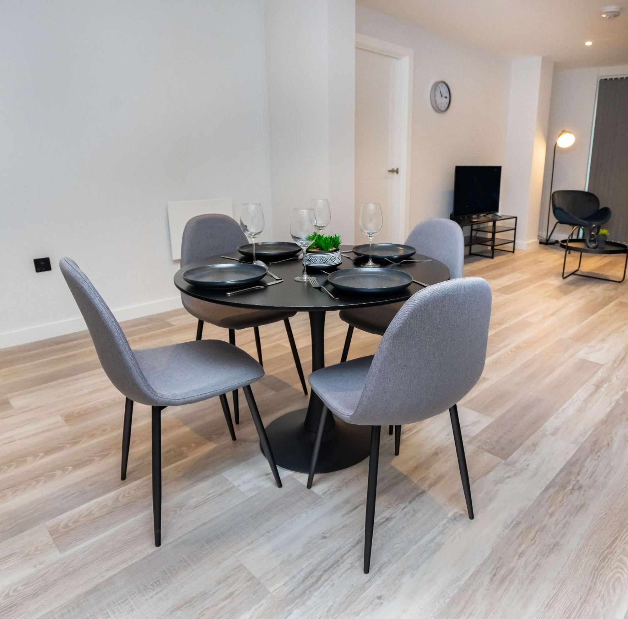 Fantastic 2 Bed Apartment Birmingham