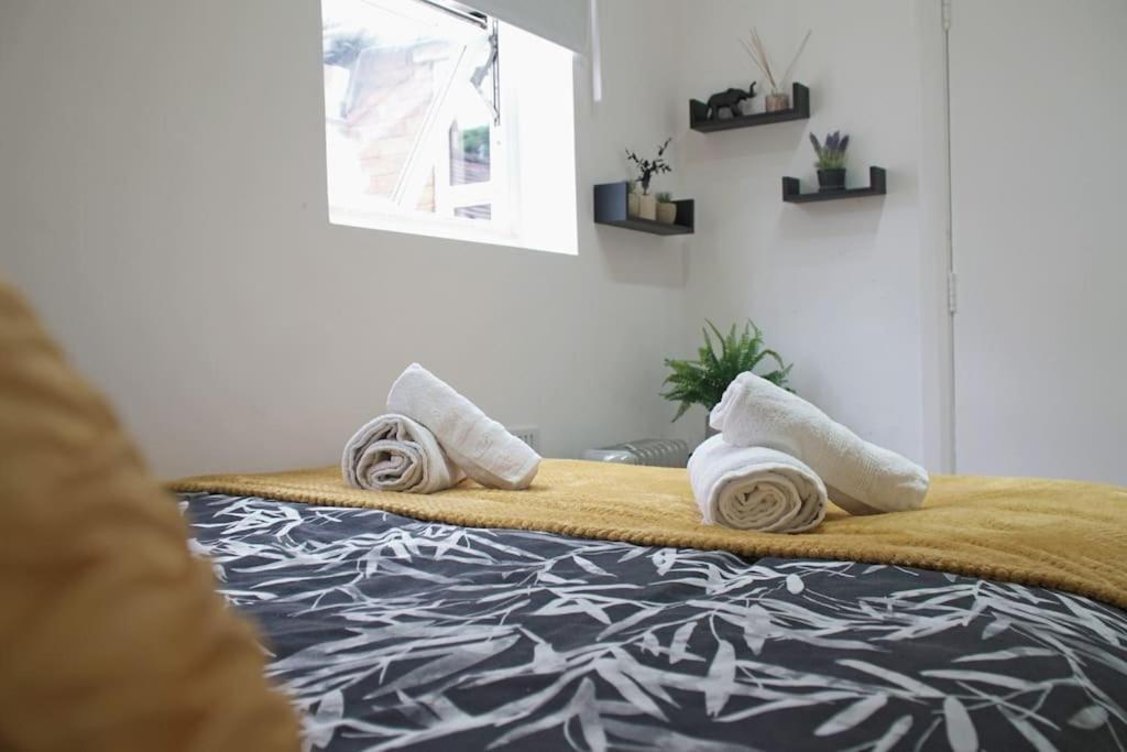 Cosy Entire 5 Min To Centre! Free Parking, Smart Tv Sleeps 3-4 Apartment *