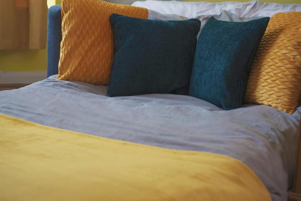 Apartment Cosy Entire 5 Min To Centre! Free Parking, Smart Tv Sleeps 3-4