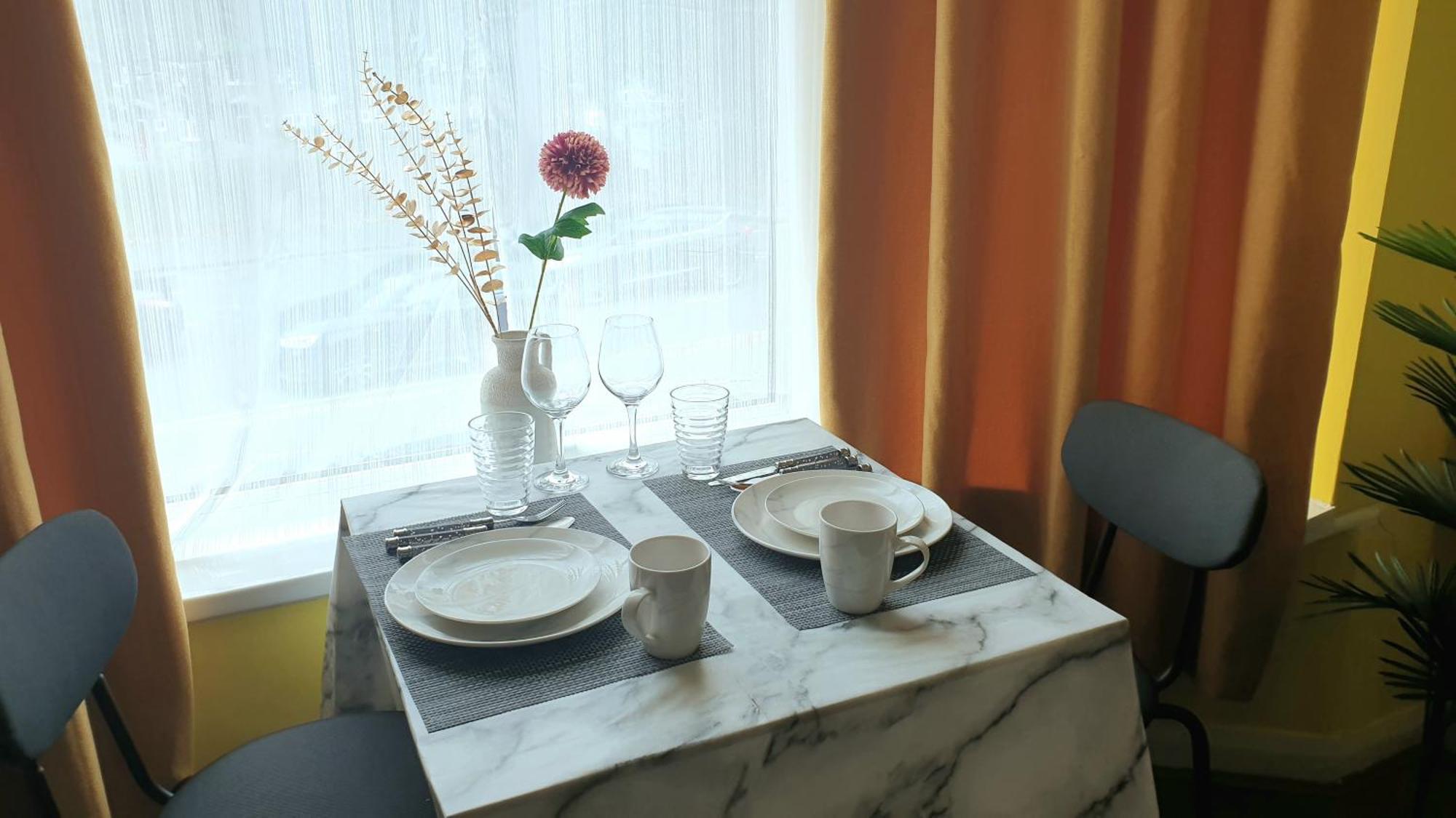 Cosy Entire 5 Min To Centre! Free Parking, Smart Tv Sleeps 3-4 Apartment