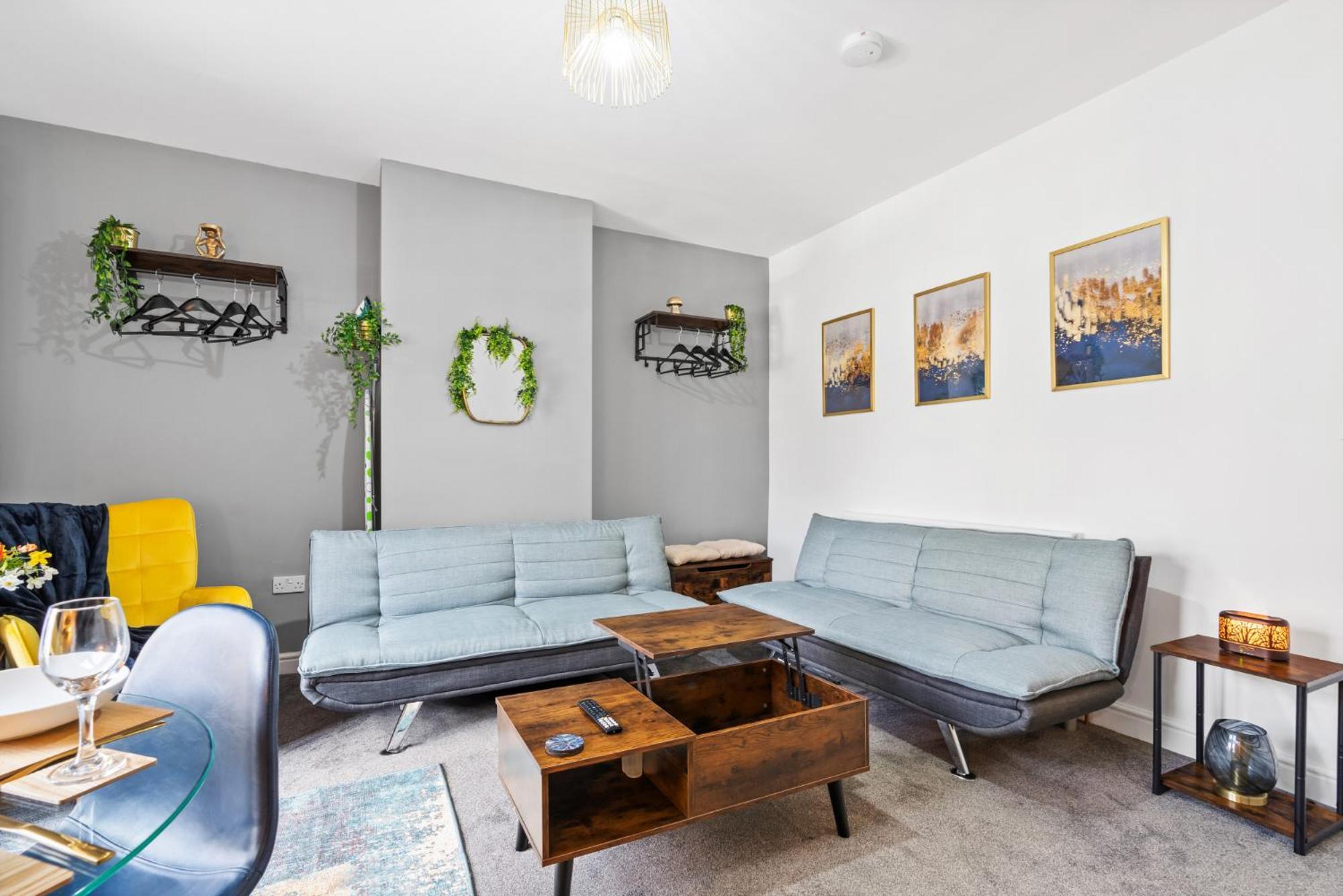 Amazing Family Apartment, Sleeps 6, Cot, Work Desk Apartment Birmingham