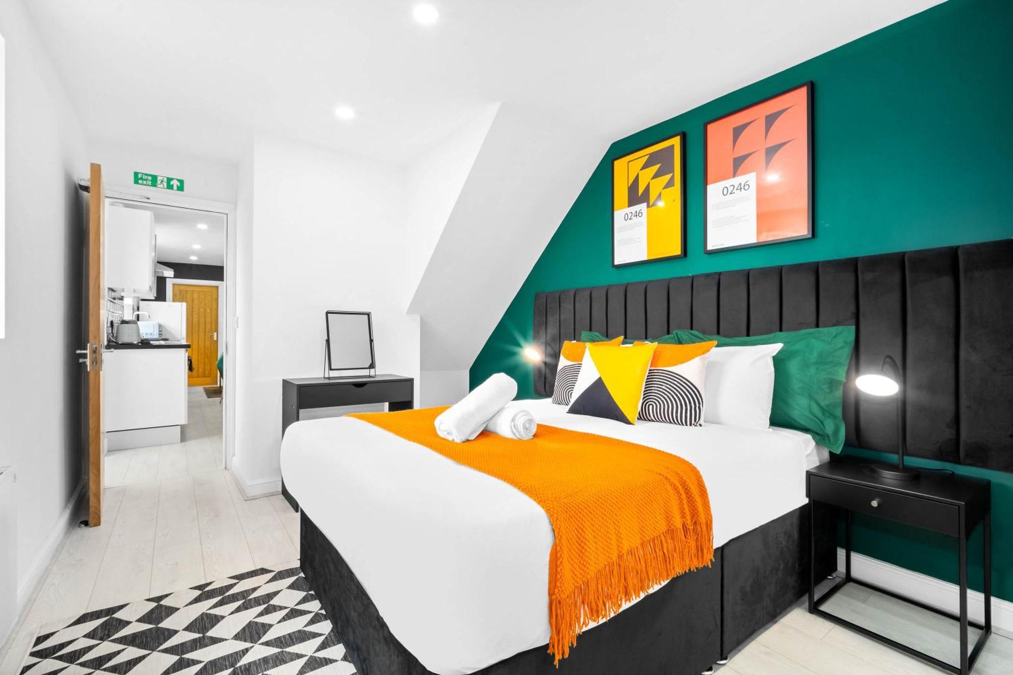 Luxury 3 Bedroom - Terrace - Near Centre - Wifi - Smart Tv 1mr Apartment