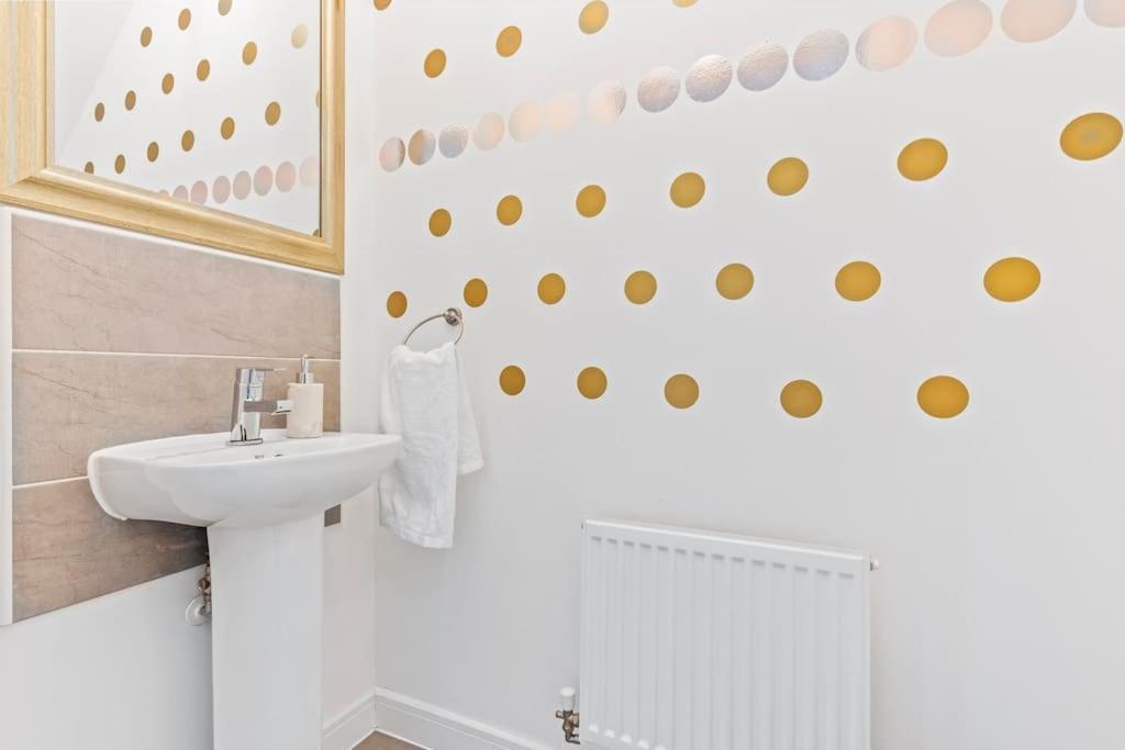 Luxury Modern House - 8 Mins To Nec, Airport *