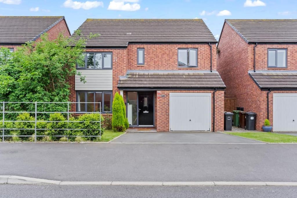 Luxury Modern House - 8 Mins To Nec, Airport