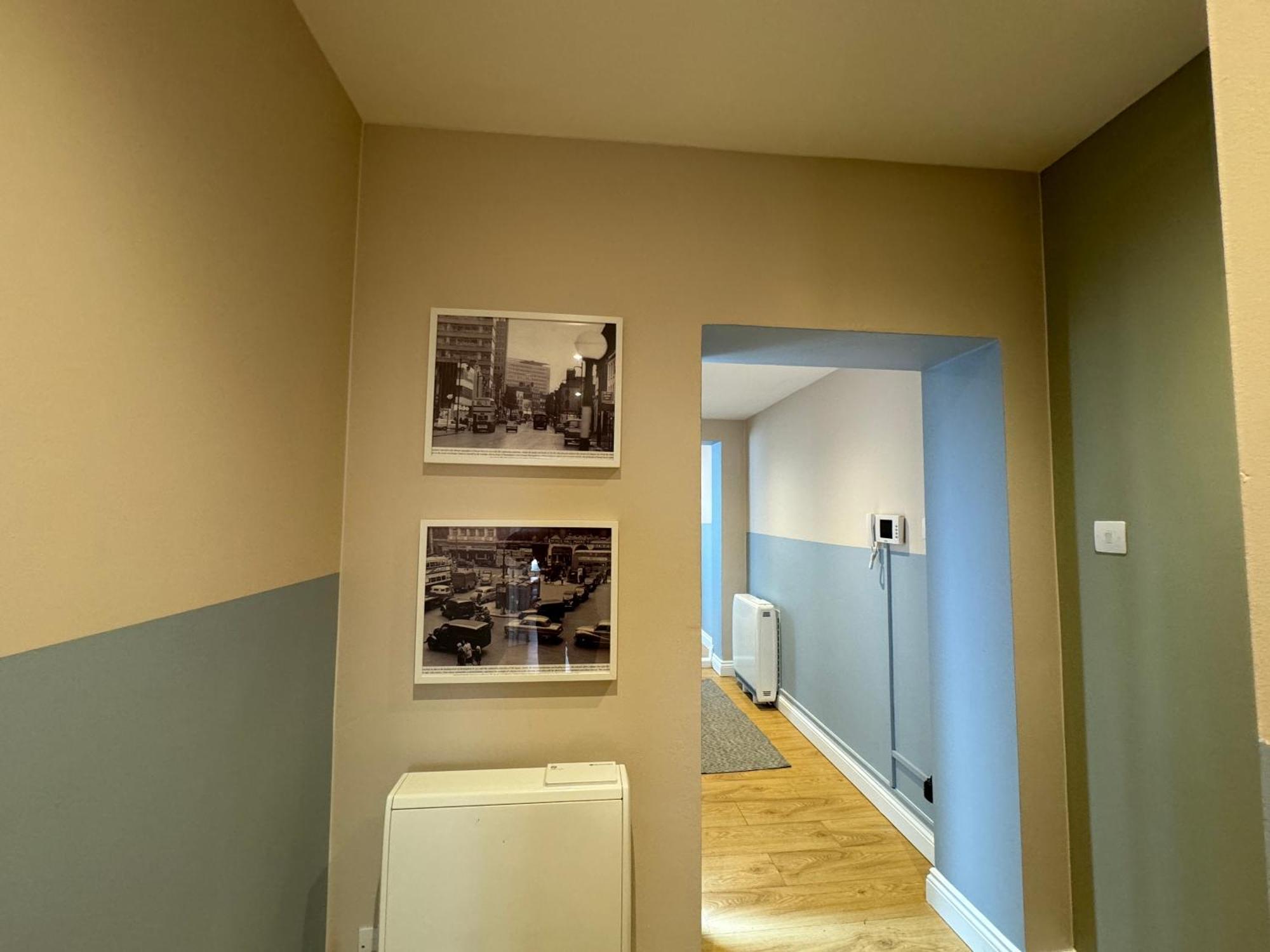 Spacious Duplex With 2 Bathrooms With Free Wi-fi, Parking And Keyless Access, Sleeps Up To 9 - Perfect For Groups Apartment *