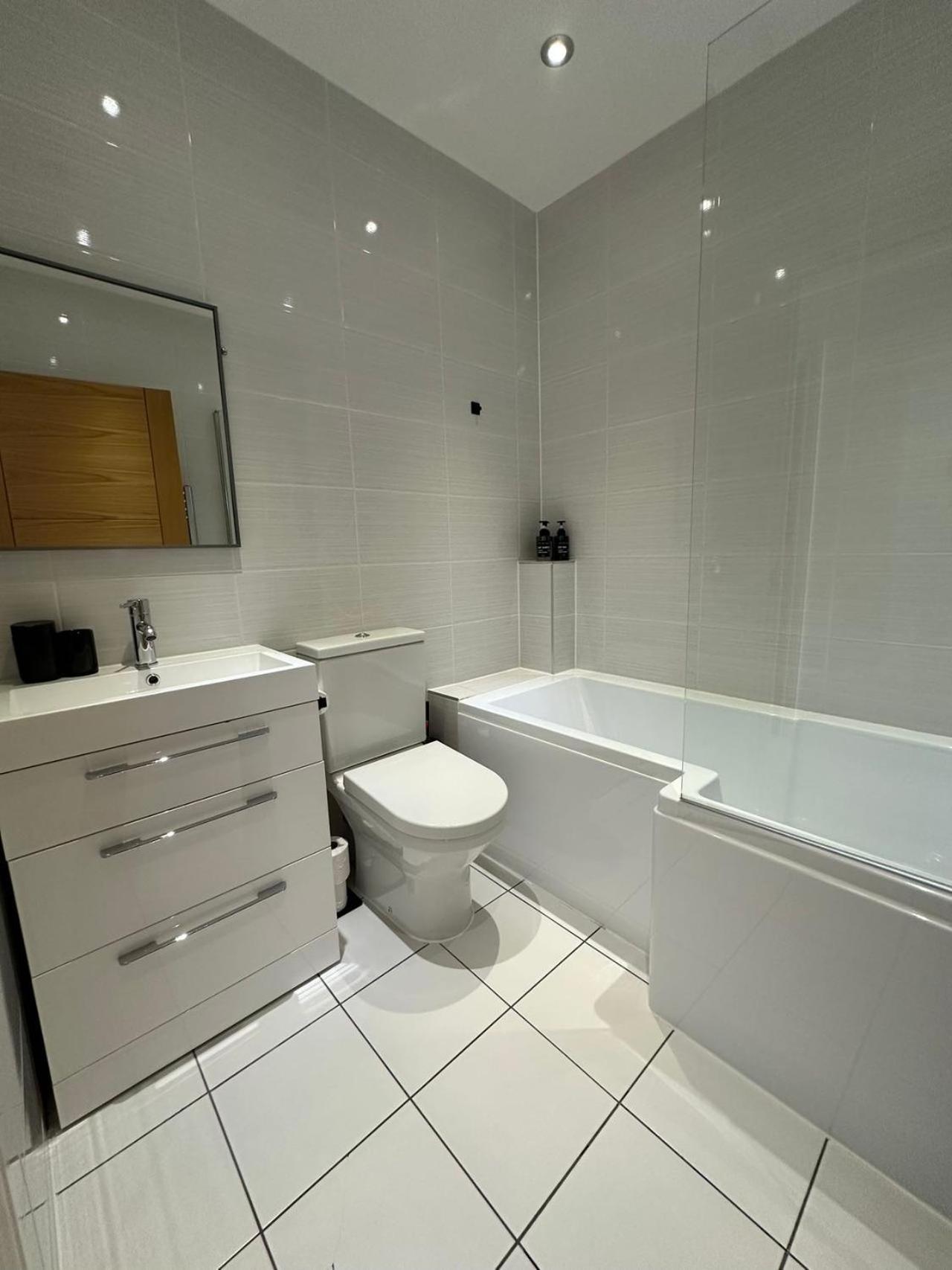 Holiday home Spacious 4br 4ba Gated Townhouse With Balconies, Jq Birmingham