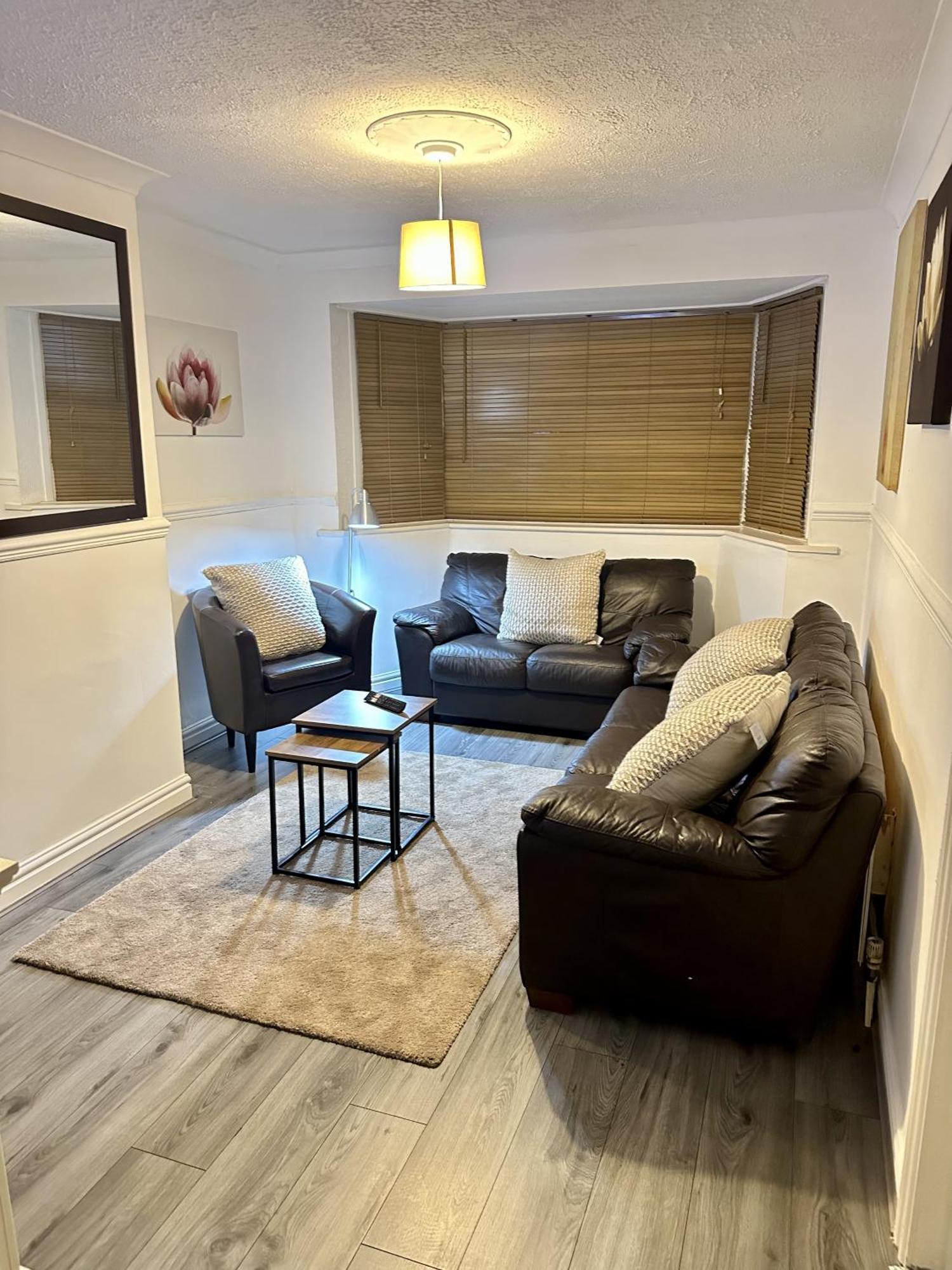 Cosy 3 Bedroom House In Birmingham! - Contractors, Business & Corporate Guests Welcome