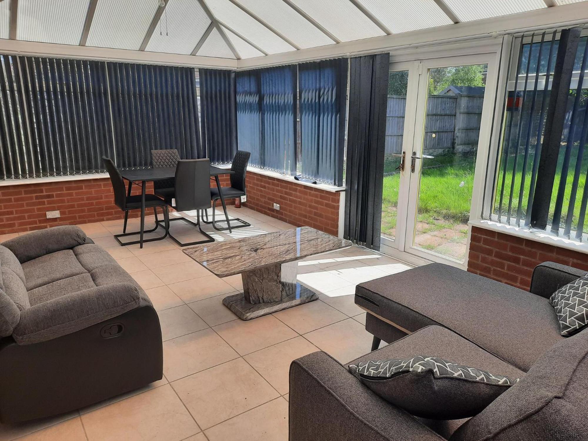 Lovely 4-bed House In Walmley *