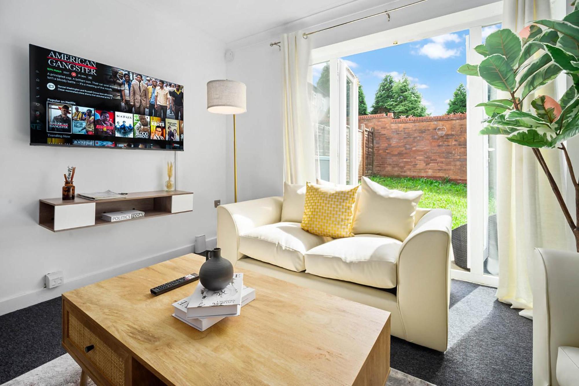 Holiday home 2 Bedroom House - Garden & Parking 2gm - Wifi