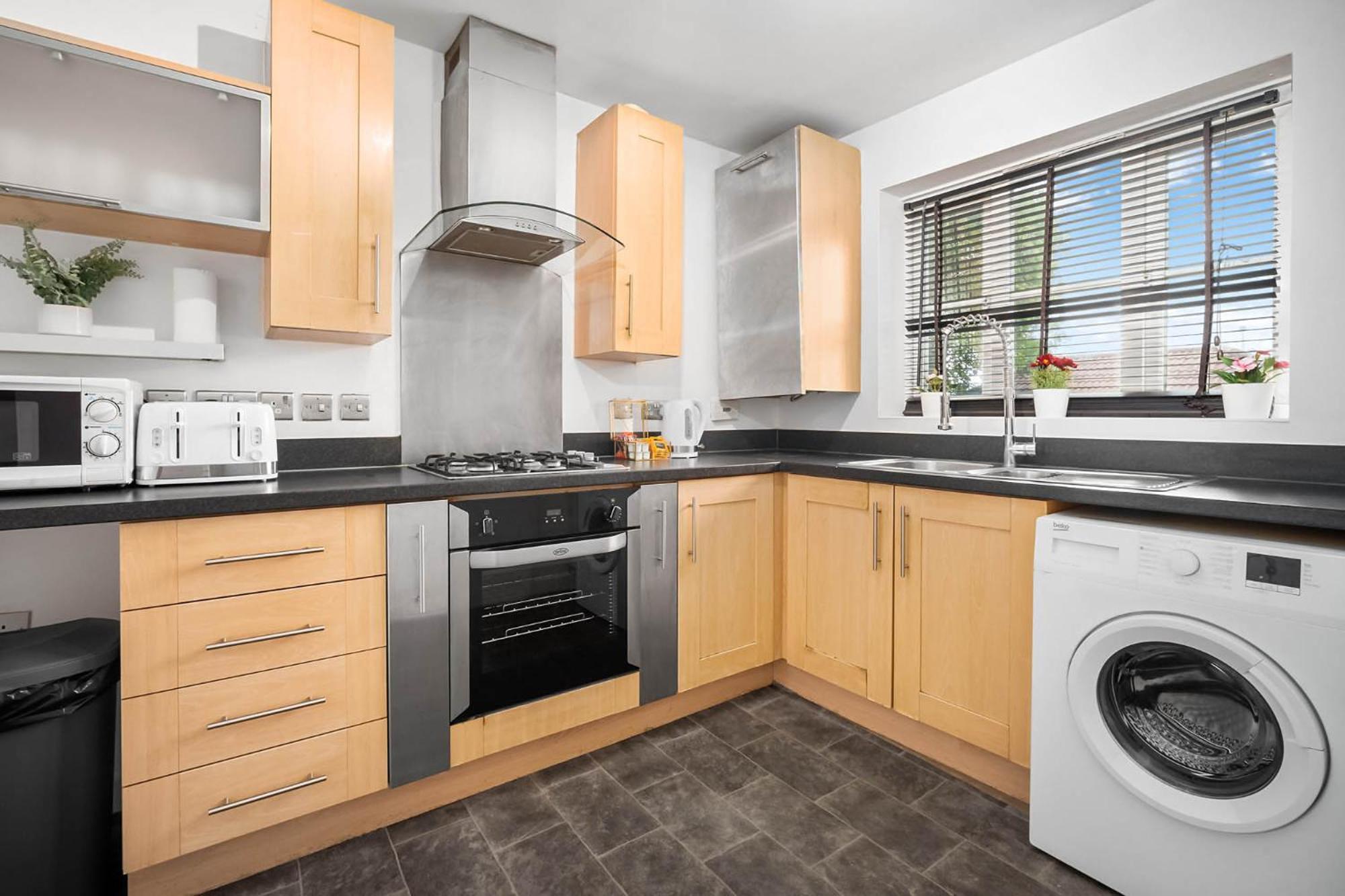 2 Bedroom House - Garden & Parking 2gm - Wifi *