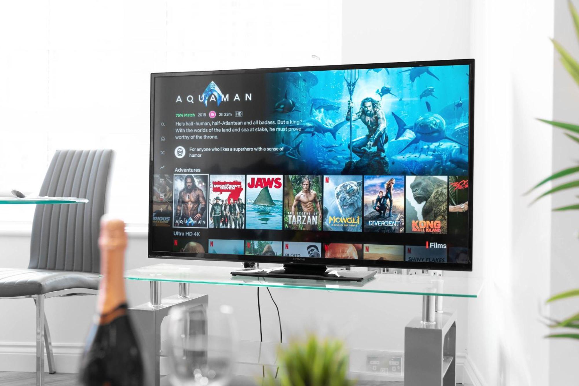 Modern - Centre - Free Netflix & Wifi 1cs Apartment *