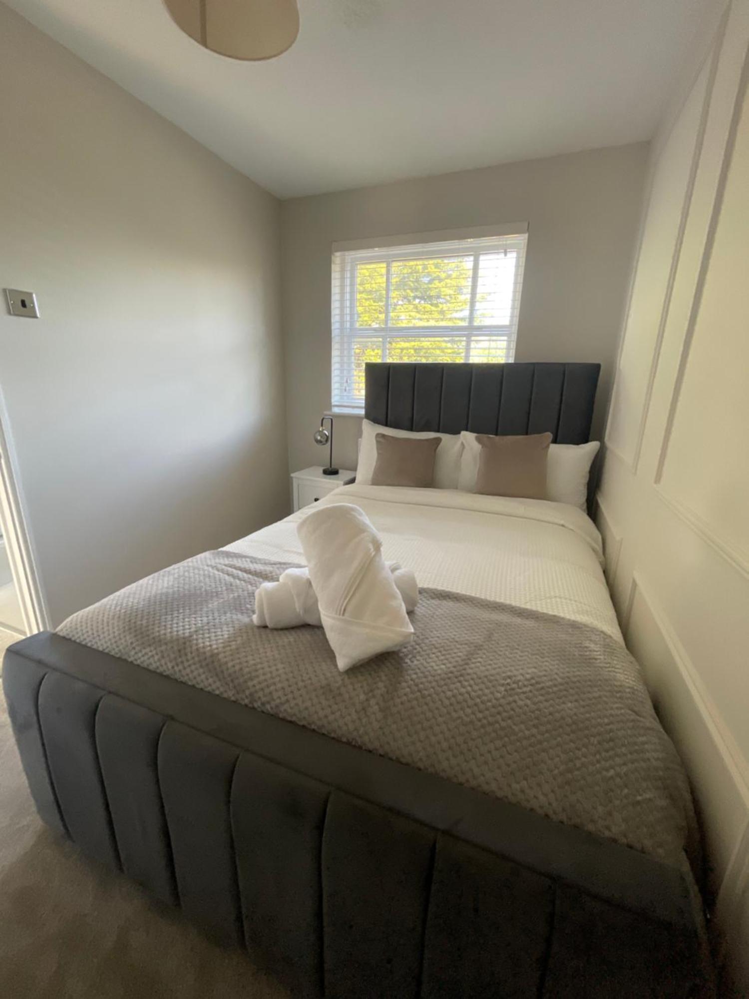 Apartment Stylish! 3 Bedroom Centre + Free Parking