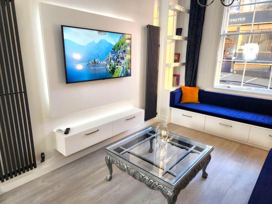 Apartment Diamond Place -luxury 2-bedroom Flat, Parking, Wifi, Netflix, Location *