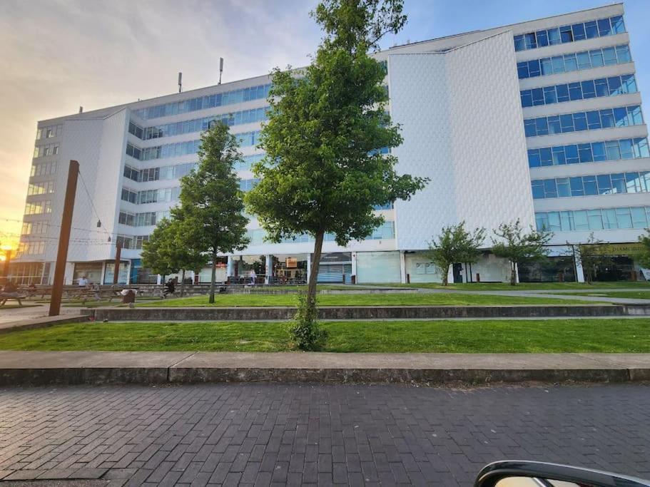 Apartment Diamond Place -luxury 2-bedroom Flat, Parking, Wifi, Netflix, Location *