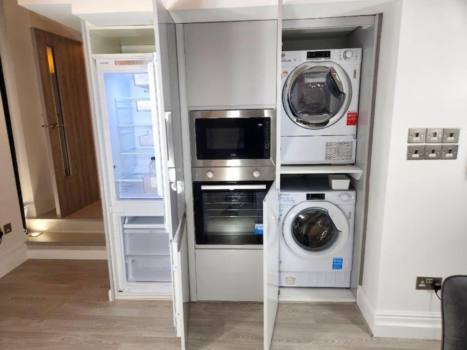 Apartment Diamond Place -luxury 2-bedroom Flat, Parking, Wifi, Netflix, Location