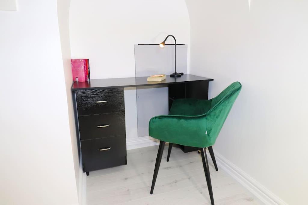Apartment Diamond Place -luxury 2-bedroom Flat, Parking, Wifi, Netflix, Location Birmingham