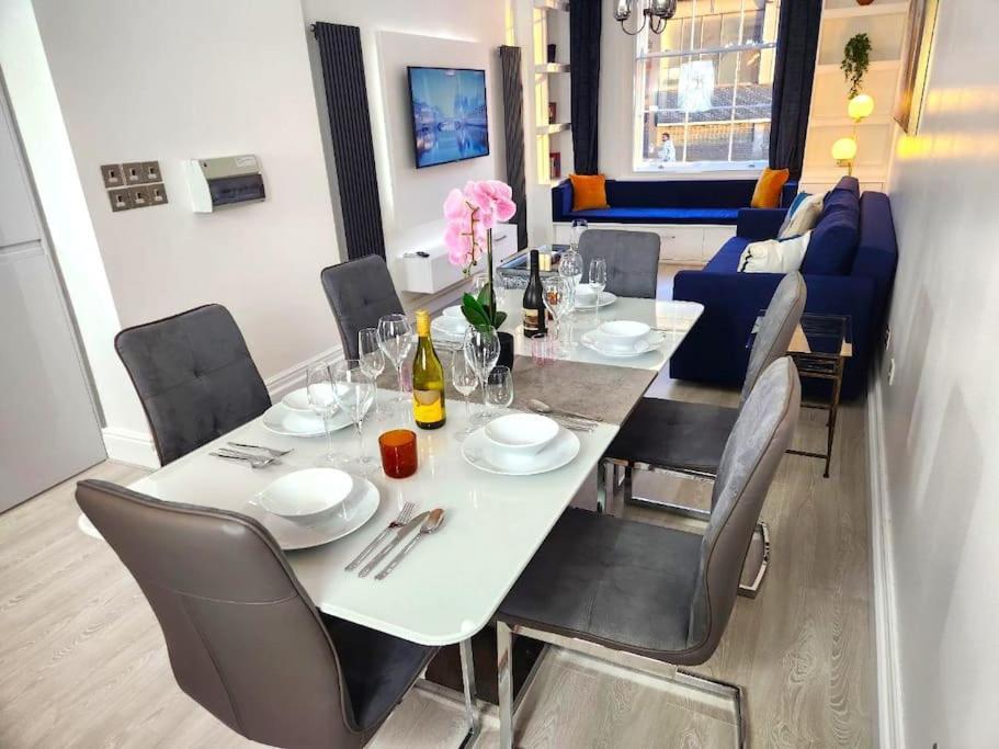 Diamond Place -luxury 2-bedroom Flat, Parking, Wifi, Netflix, Location * Birmingham