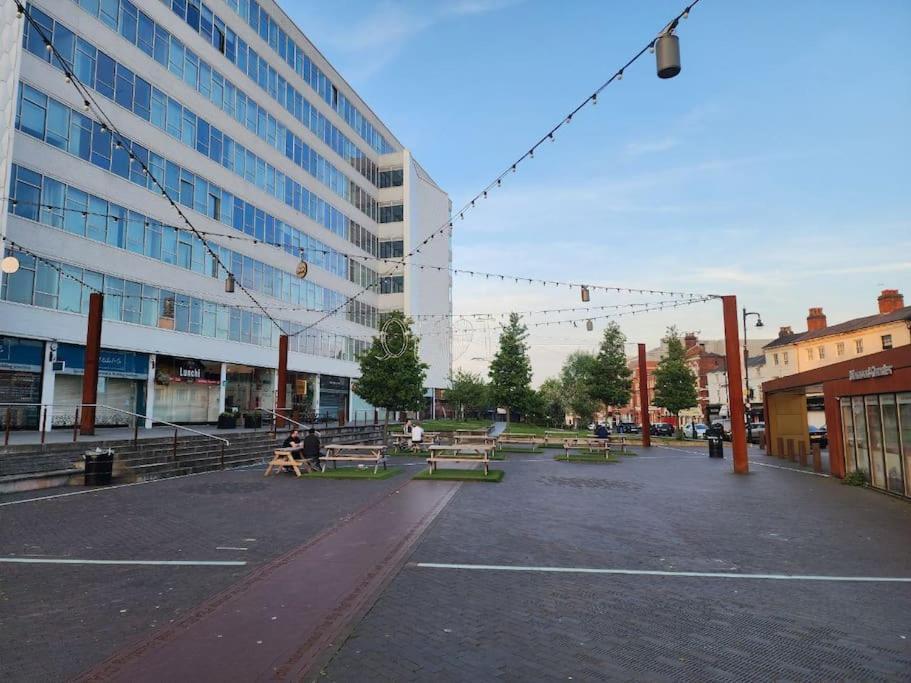 Apartment Diamond Place -luxury 2-bedroom Flat, Parking, Wifi, Netflix, Location